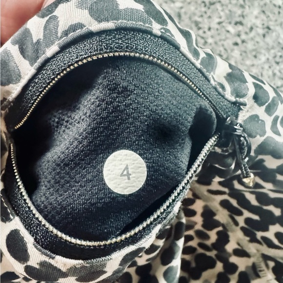 Lululemon Pedal To The Medal 7/8 Tight *Full-On Luxtreme - Size 4 🌟👟 - Picture 7 of 14